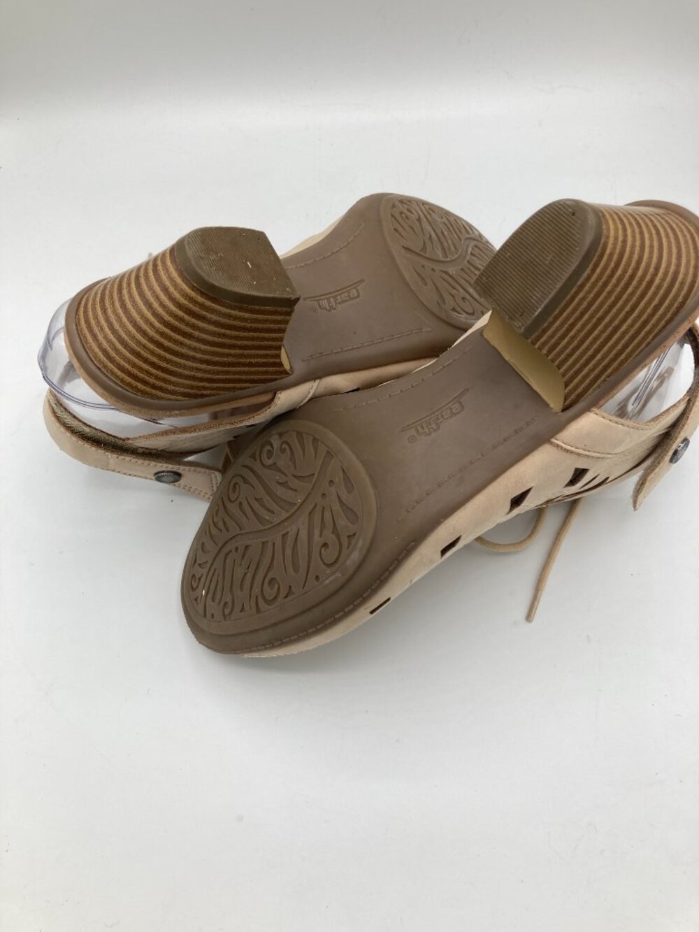 EARTH WOMENS  LACE UP  SANDEL HEELS. 8.5 - Picture 7 of 10